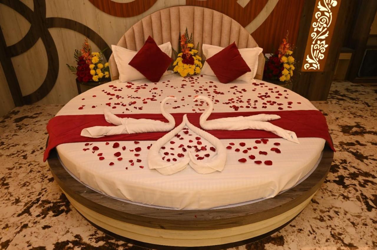דיגה Hotel Mannat International מראה חיצוני תמונה